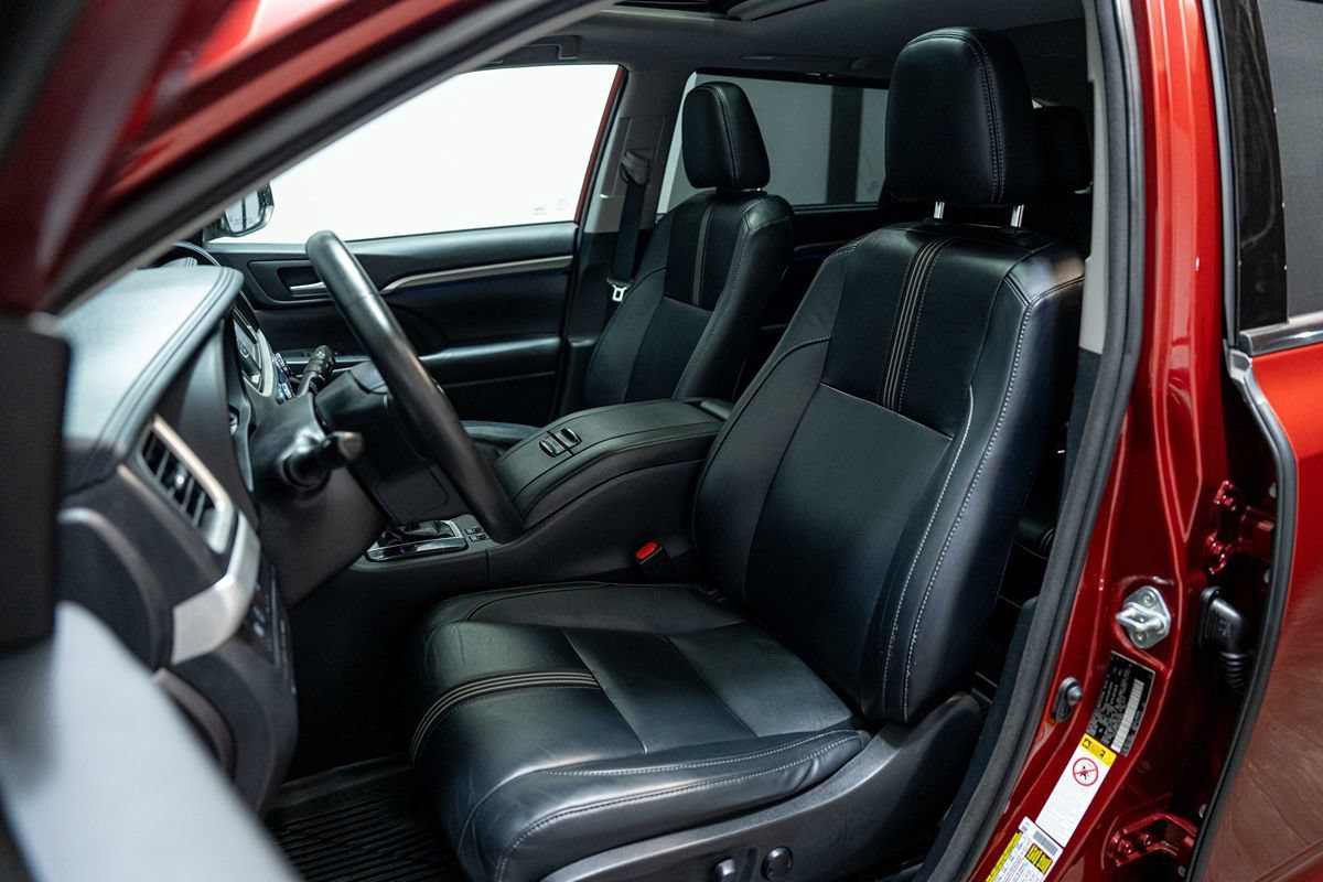 Used 2018 Toyota Highlander SE AWD/4WD image 10