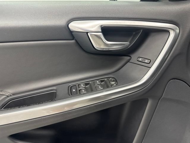Used 2017 Volvo S60 T5 Dynamic FWD image 9