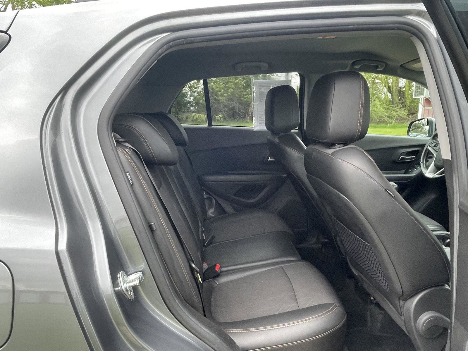 Used 2019 Chevrolet Trax LT w/ LT Convenience Package AWD/4WD image 23