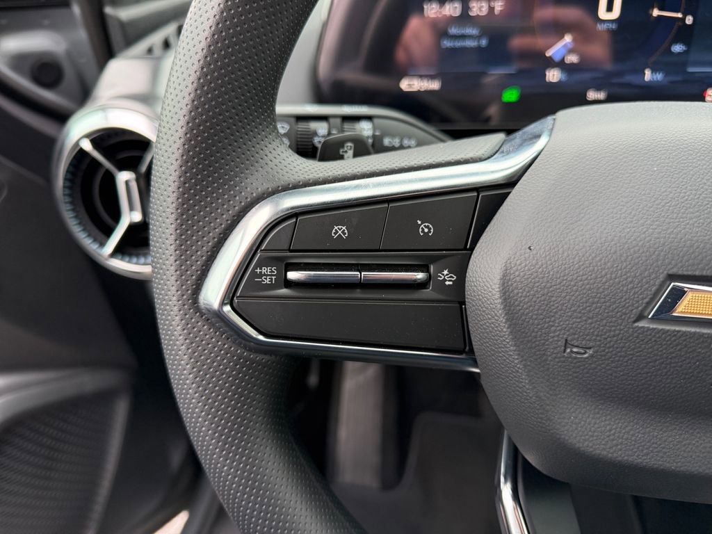 New 2026 Chevrolet Equinox EV LT w/ LPO, Blackout Package image 17