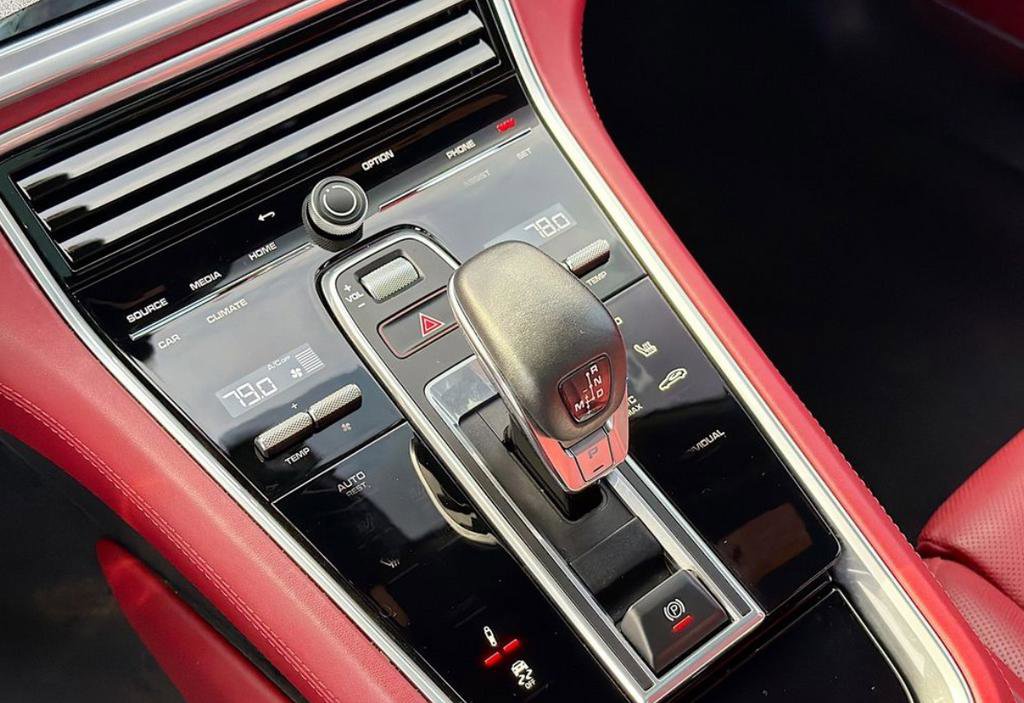 Used 2023 Porsche Panamera 4 Platinum Edition image 7