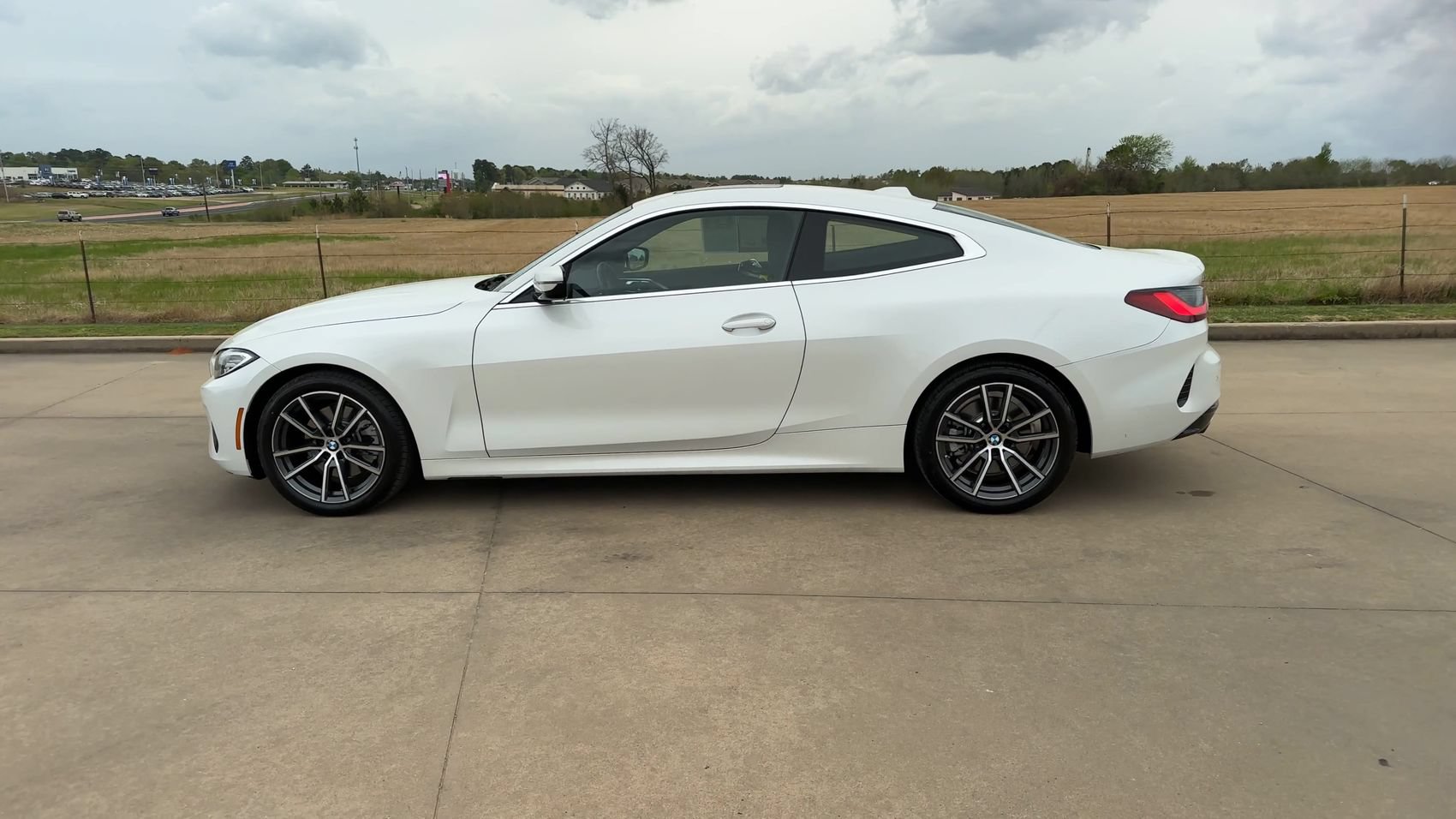 Used 2024 BMW 430i xDrive Coupe w/ Premium Package AWD/4WD image 5