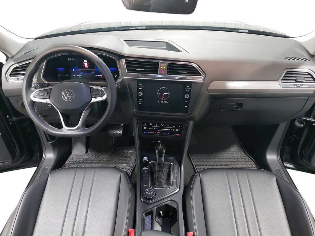 Used 2023 Volkswagen Tiguan SE image 9