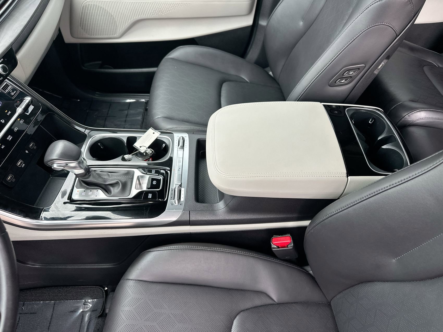 Used 2023 Kia Carnival SX FWD image 21