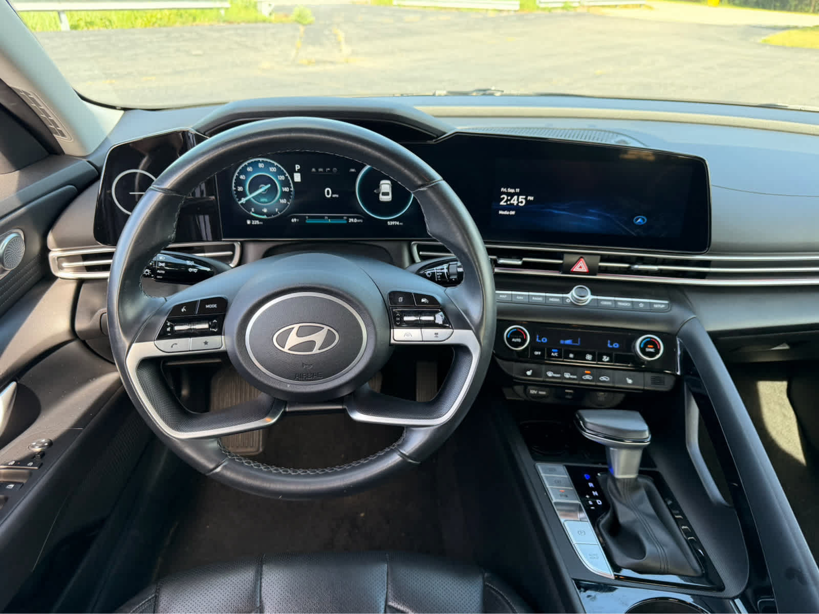 Used 2024 Hyundai Elantra Limited FWD image 15