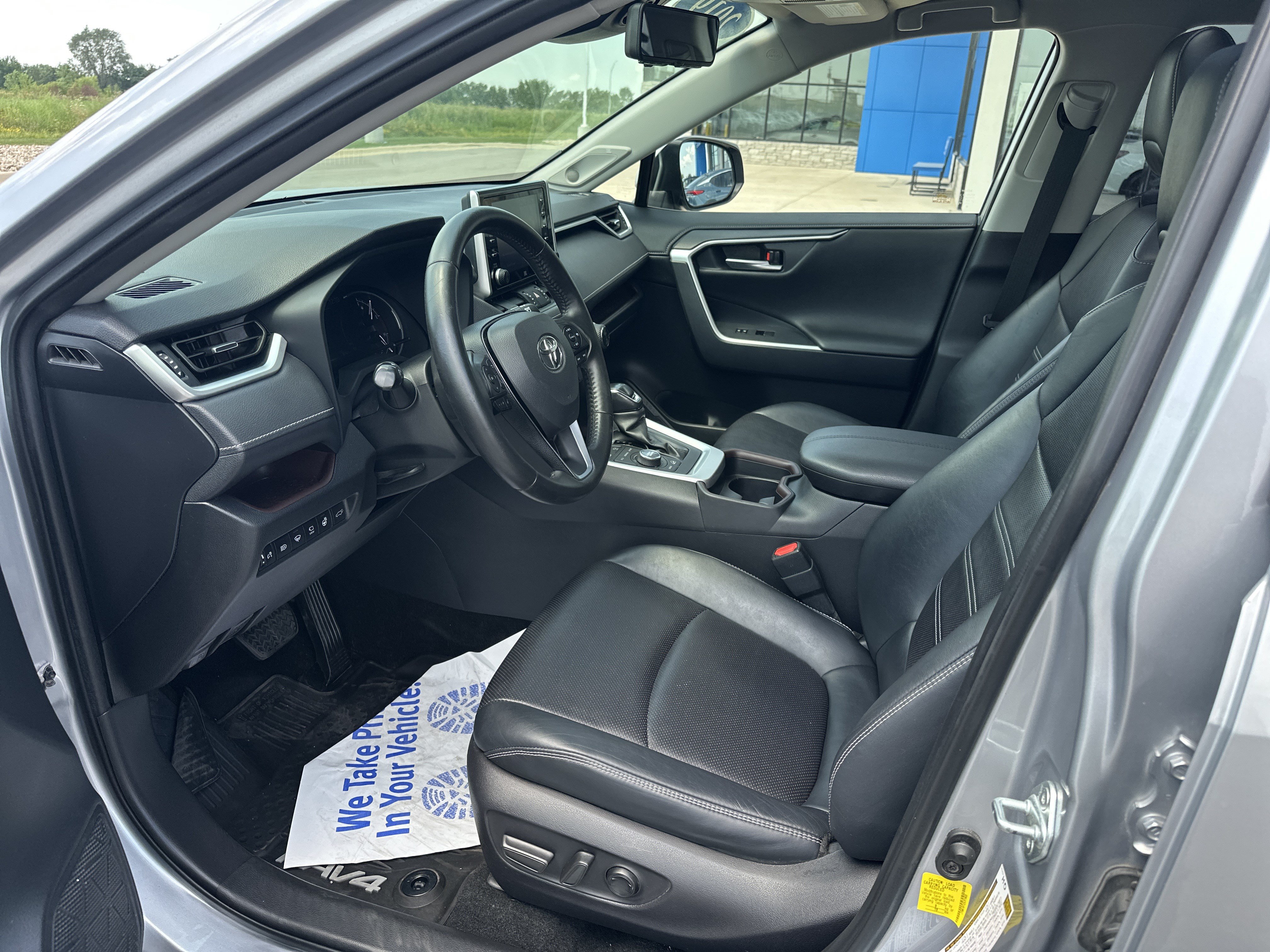Used 2019 Toyota RAV4 Limited w/ Advanced Technology Package AWD/4WD image 10