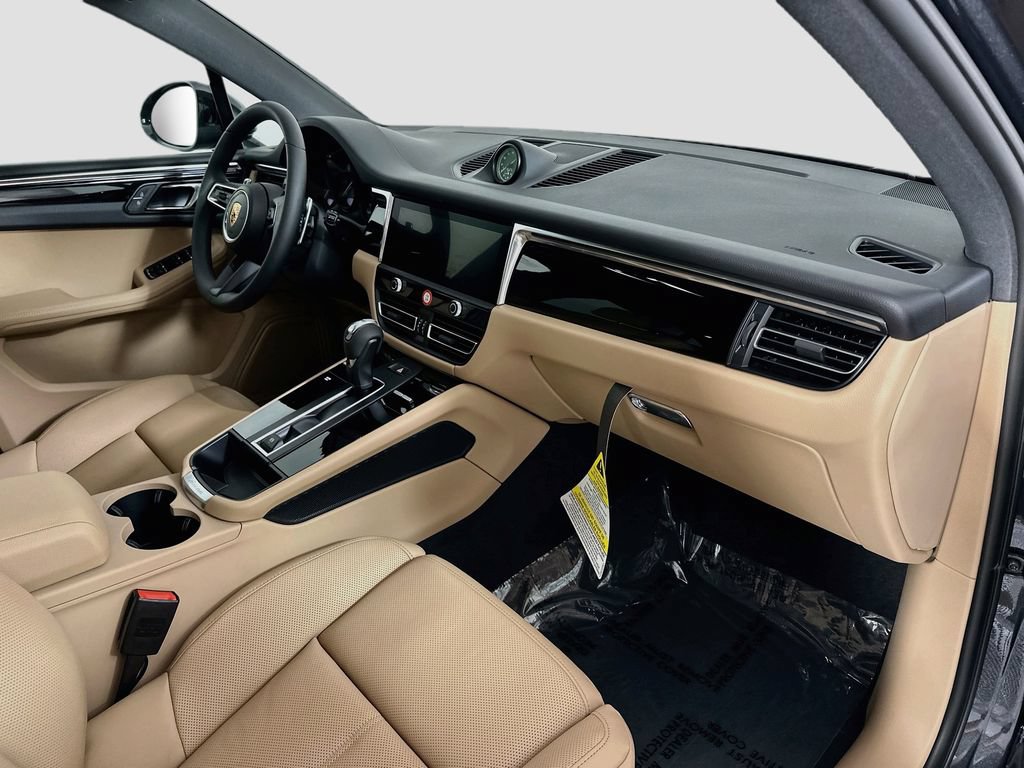 New 2026 Porsche Macan AWD/4WD image 31