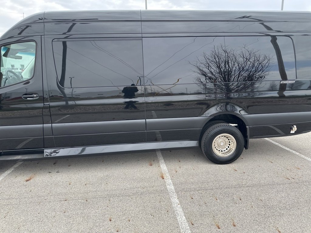Used 2023 Mercedes-Benz Sprinter 3500 image 12