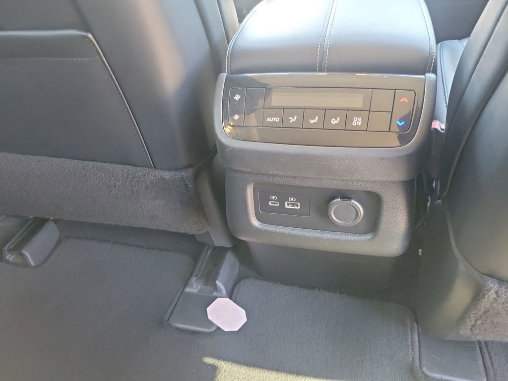 Used 2024 INFINITI QX60 Luxe w/ Performance Audio Package FWD image 31