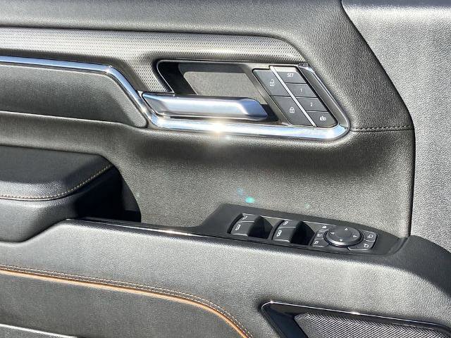 Used 2024 GMC Sierra 2500 AT4 w/ AT4 Preferred Package image 20