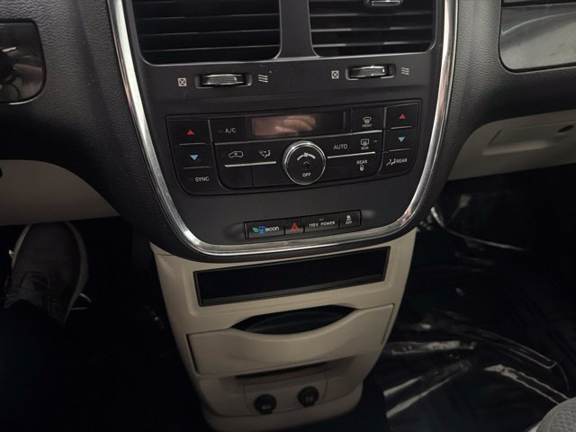 Used 2012 Dodge Grand Caravan Crew FWD image 23