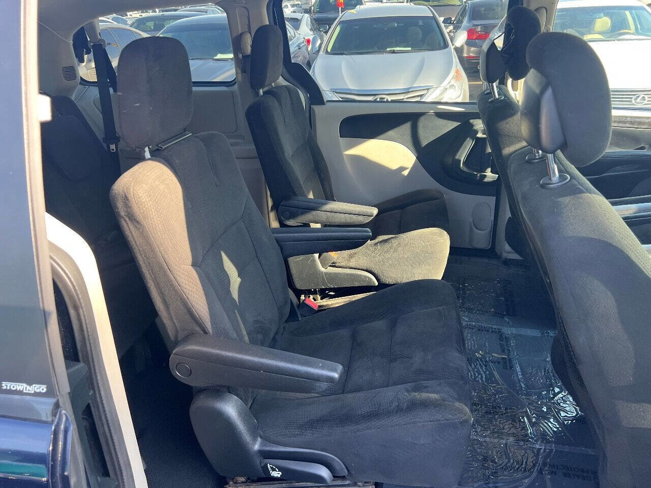 Used 2015 Dodge Grand Caravan SE w/ Quick Order Package 29E SE image 17