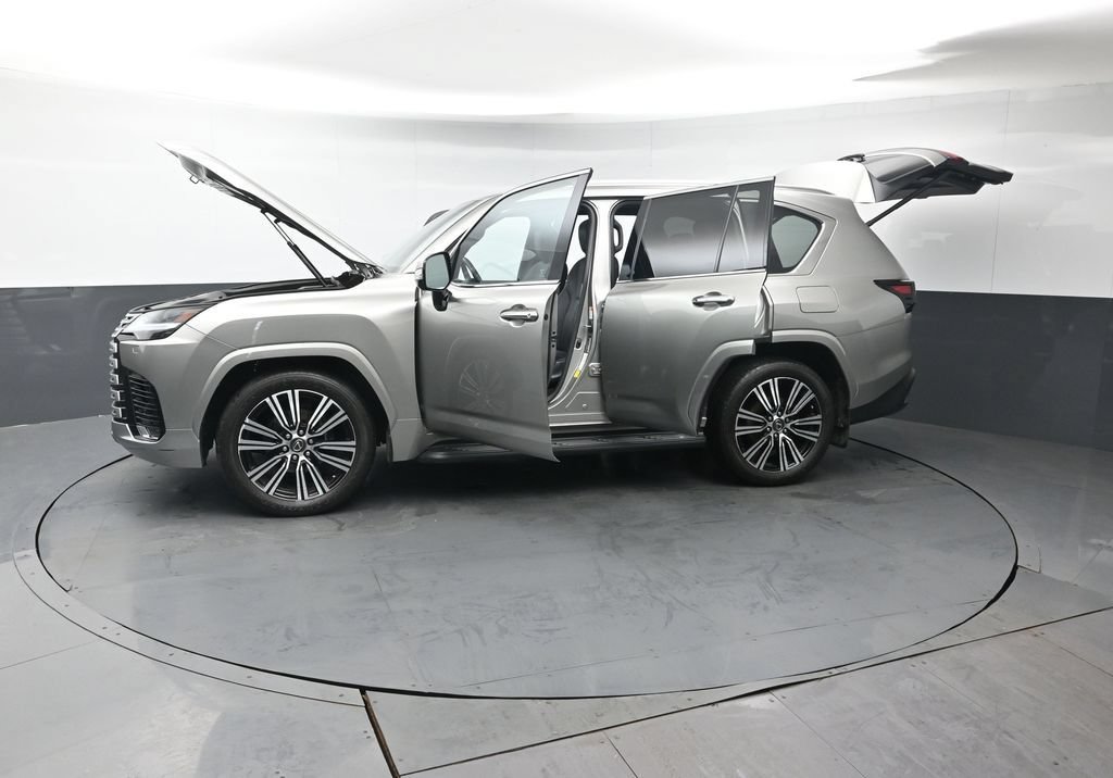 Used 2023 Lexus LX 600 4WD w/ Luxury Package image 52