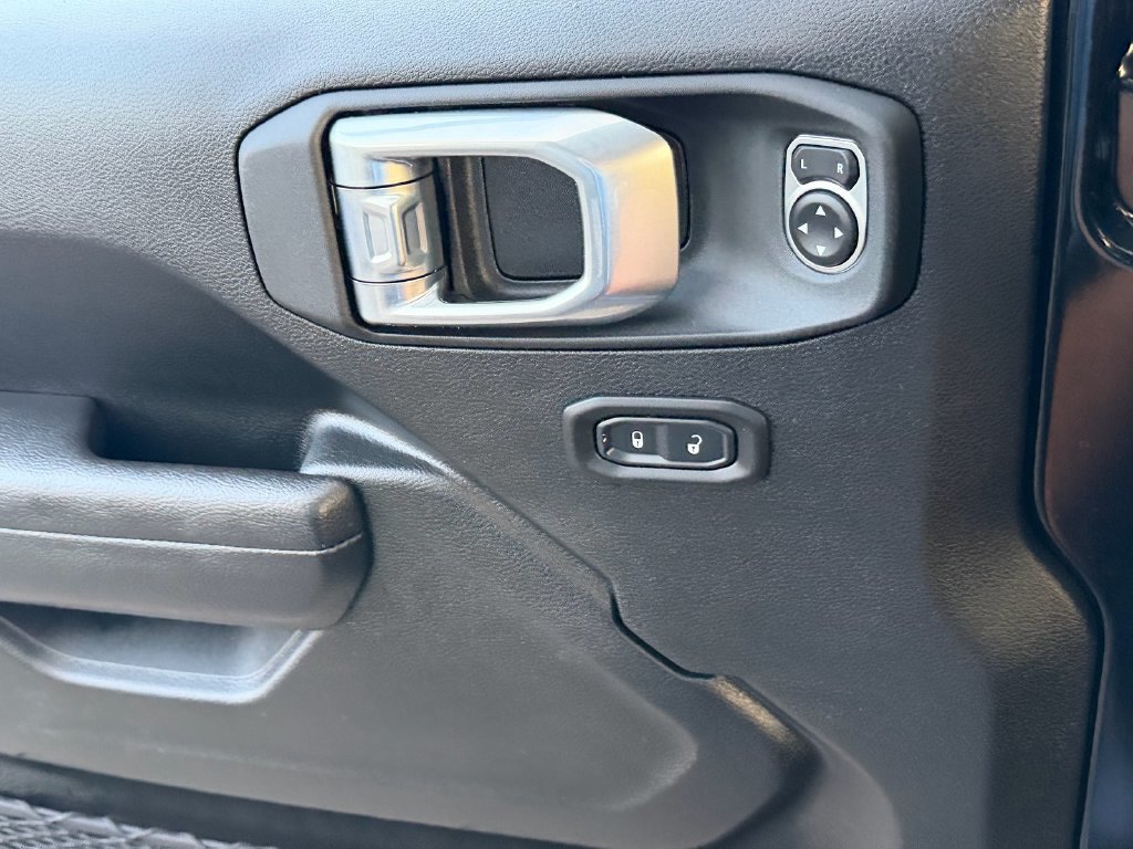 Used 2022 Jeep Gladiator Sport AWD/4WD image 26