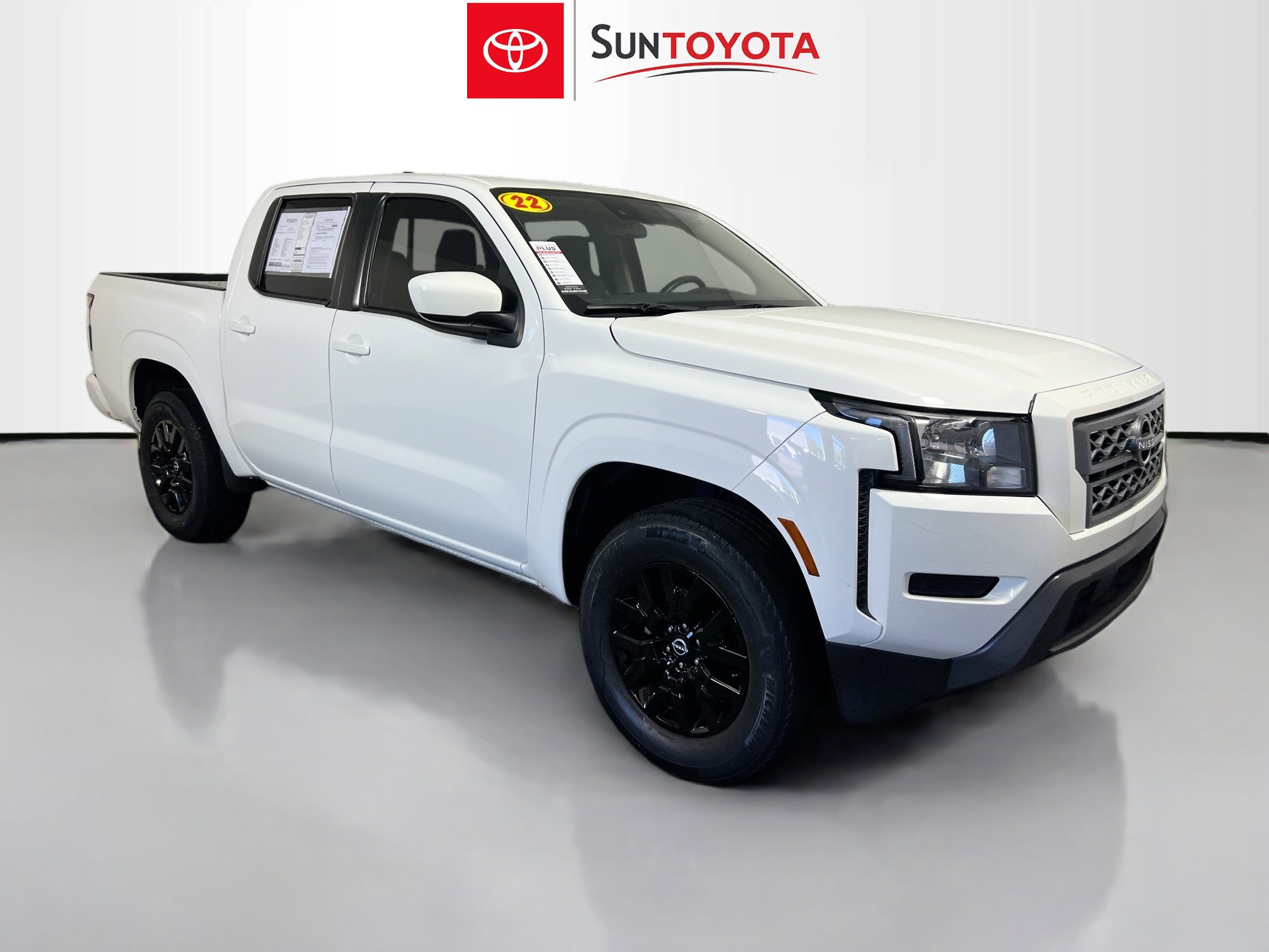 Used 2022 Nissan Frontier SV image 1