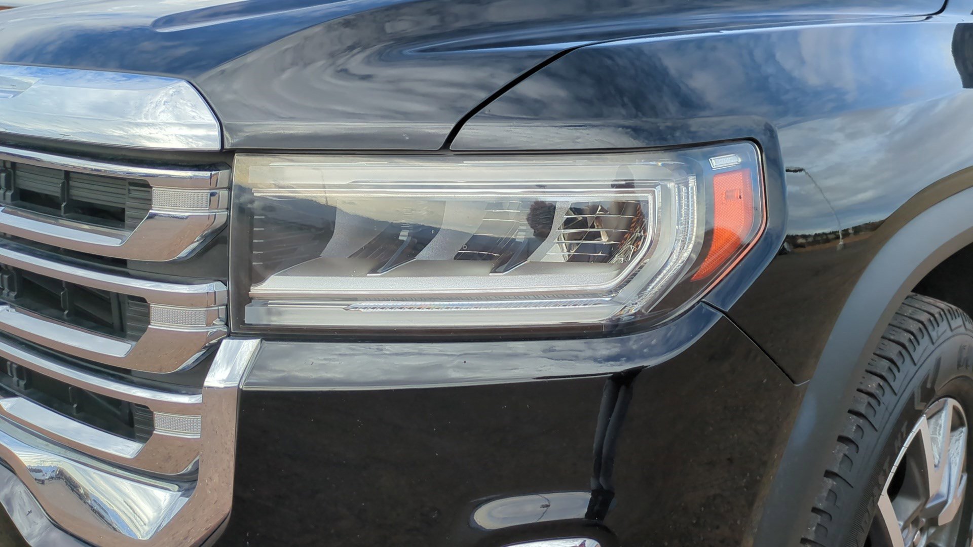 Used 2022 GMC Acadia SLT w/ Technology Package image 10