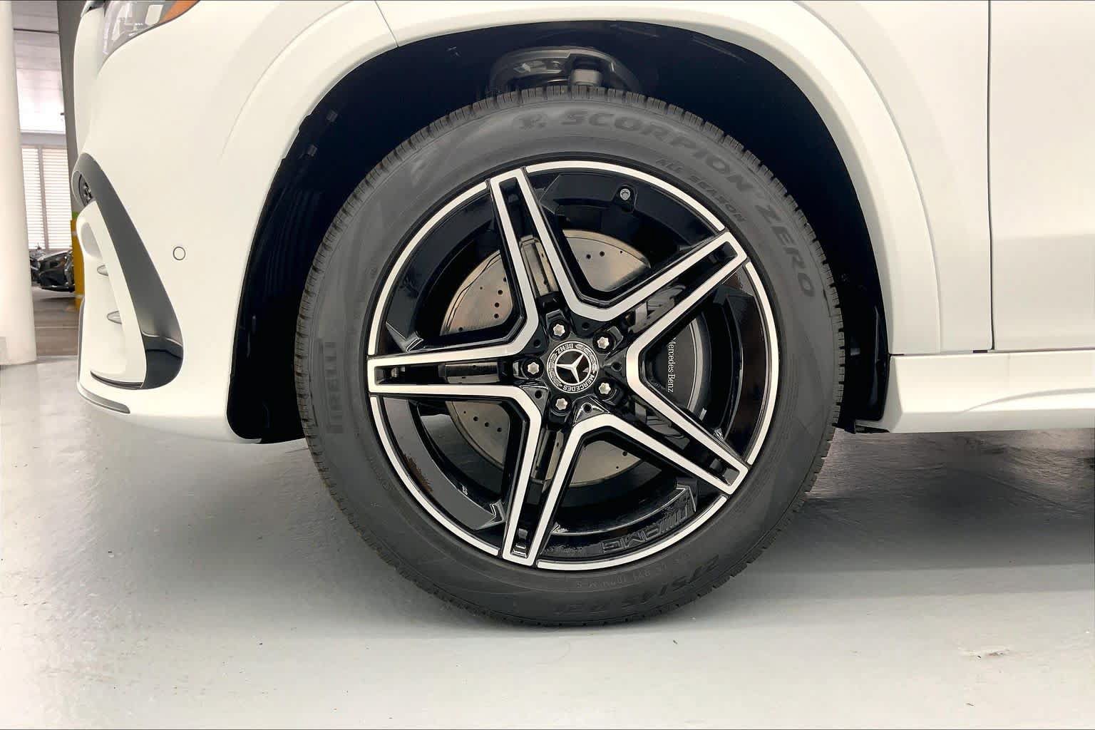 New 2026 Mercedes-Benz GLS 450 4MATIC image 10