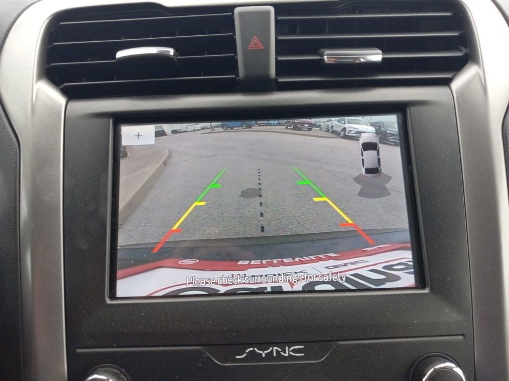 Used 2020 Ford Fusion SE FWD image 33