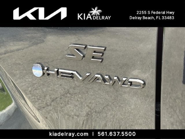 Used 2025 Toyota Corolla Cross AWD Hybrid w/ Moonroof Package image 9