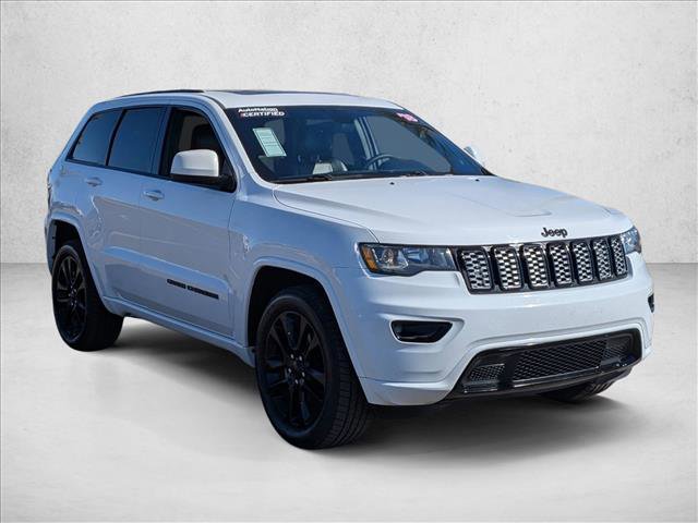 Used 2018 Jeep Grand Cherokee Altitude image 3