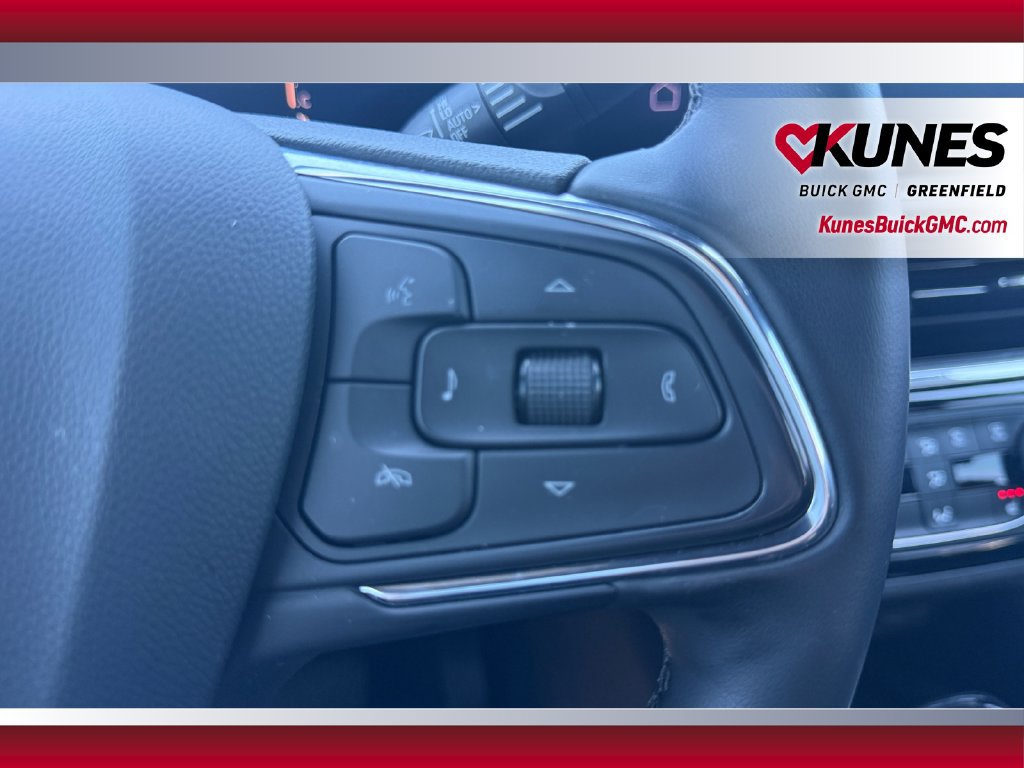 Used 2025 Buick Envista Sport Touring w/ Convenience I Package FWD image 17