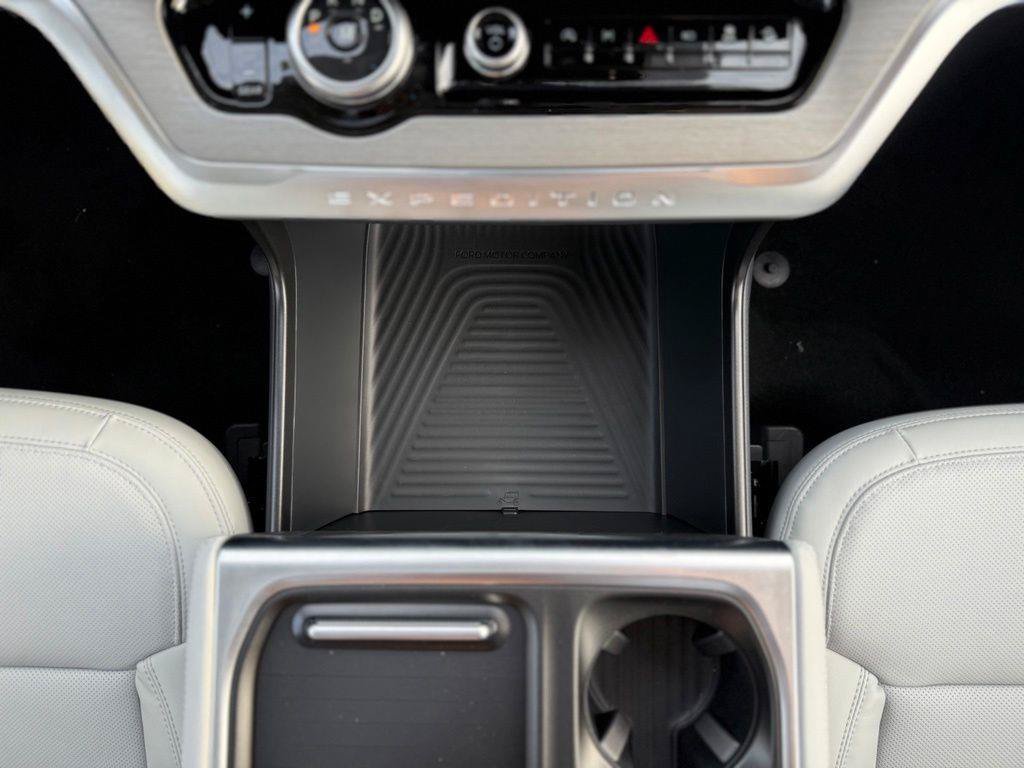 New 2027 Ford Expedition Max Platinum AWD/4WD image 29