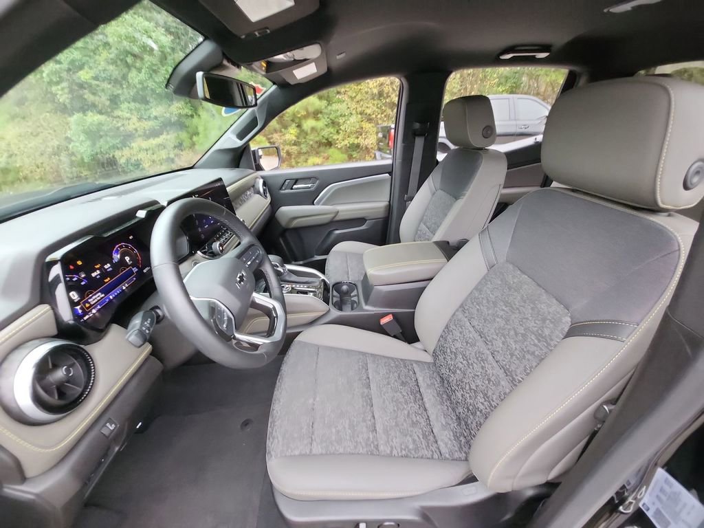 Used 2024 Chevrolet Colorado ZR2 w/ Technology Package image 24