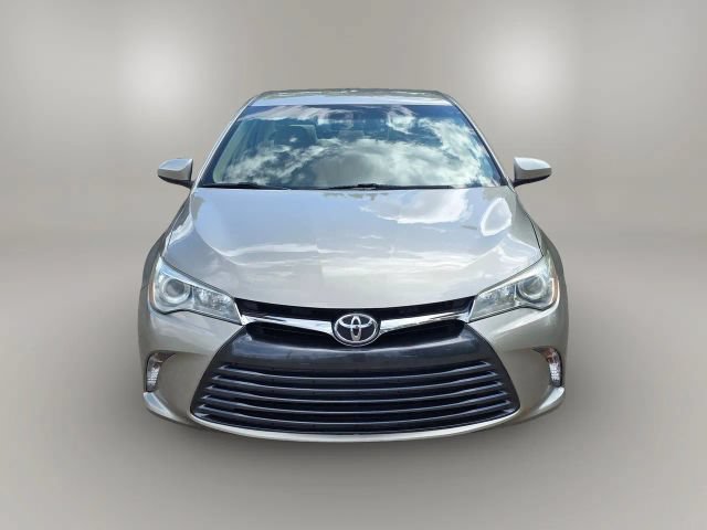 Used 2016 Toyota Camry LE FWD image 2