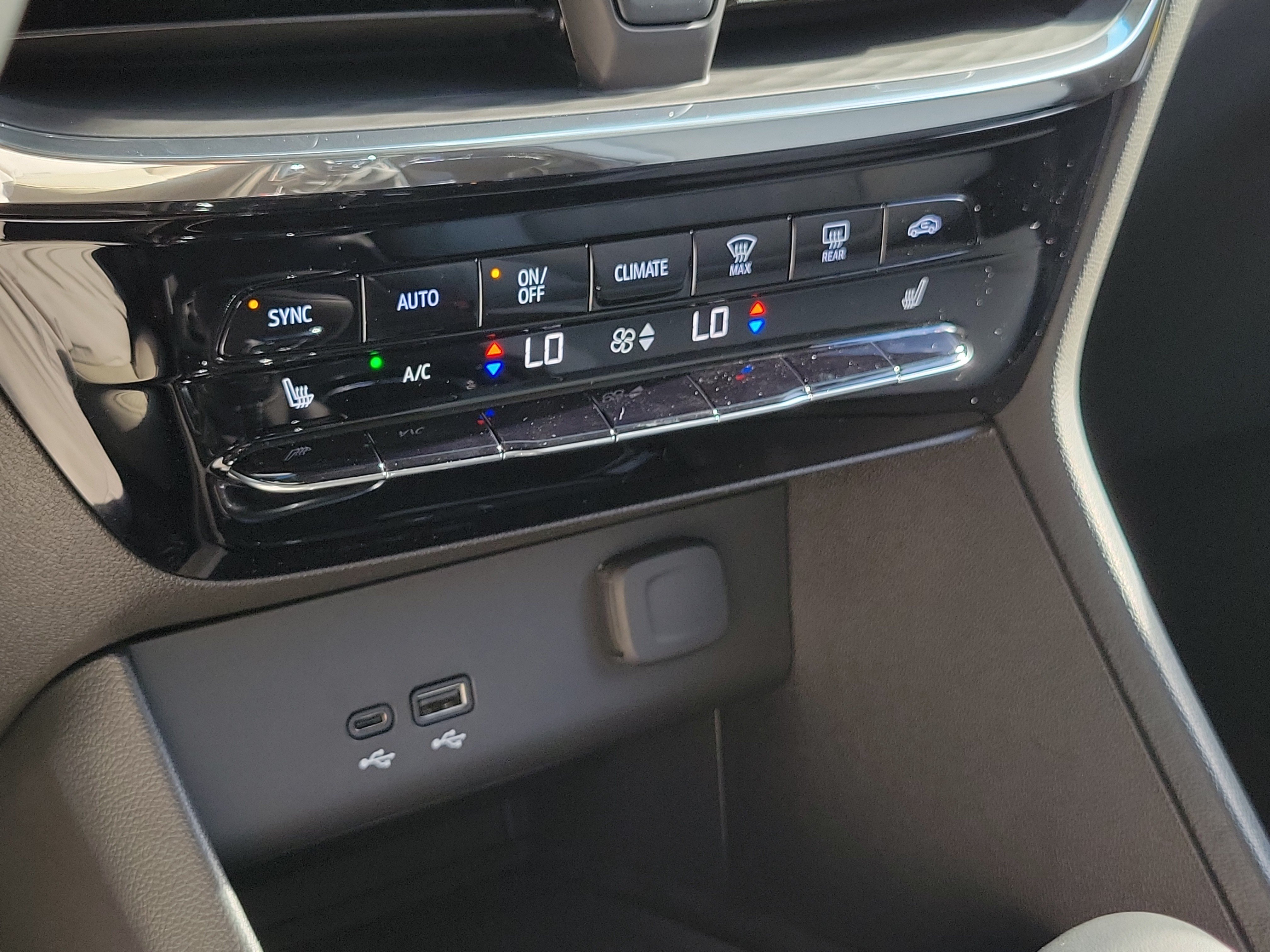New 2026 Buick Encore GX Avenir w/ Avenir Technology Package FWD image 30