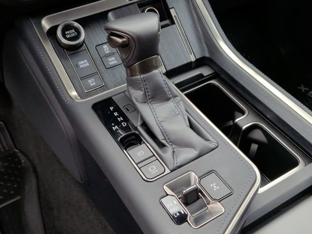 Used 2025 Lexus GX 550 w/ Accessory Package (2T) AWD/4WD image 26