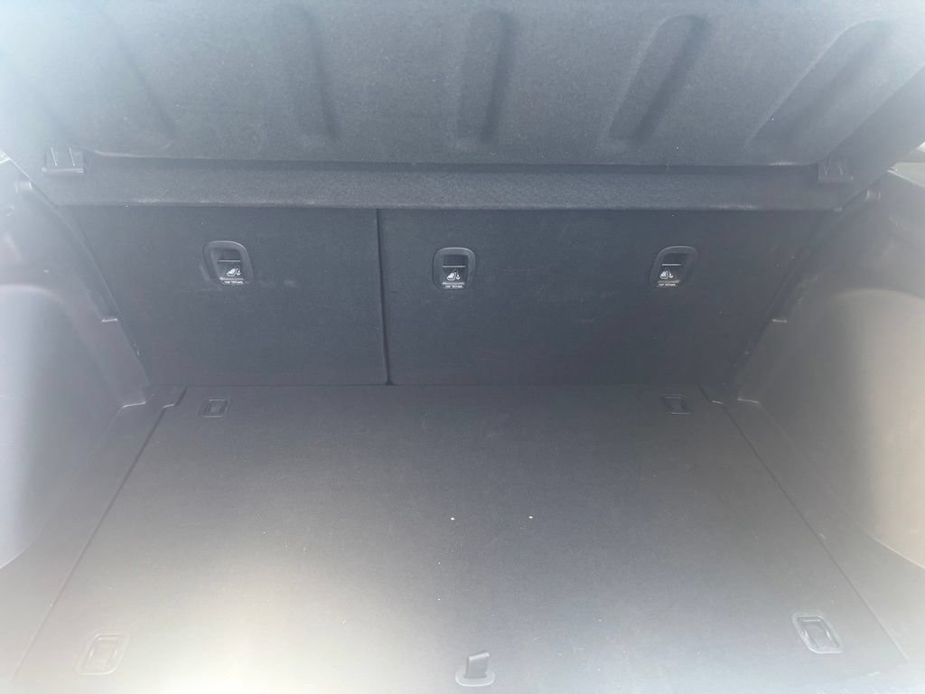 Used 2025 Hyundai Venue SEL FWD image 20