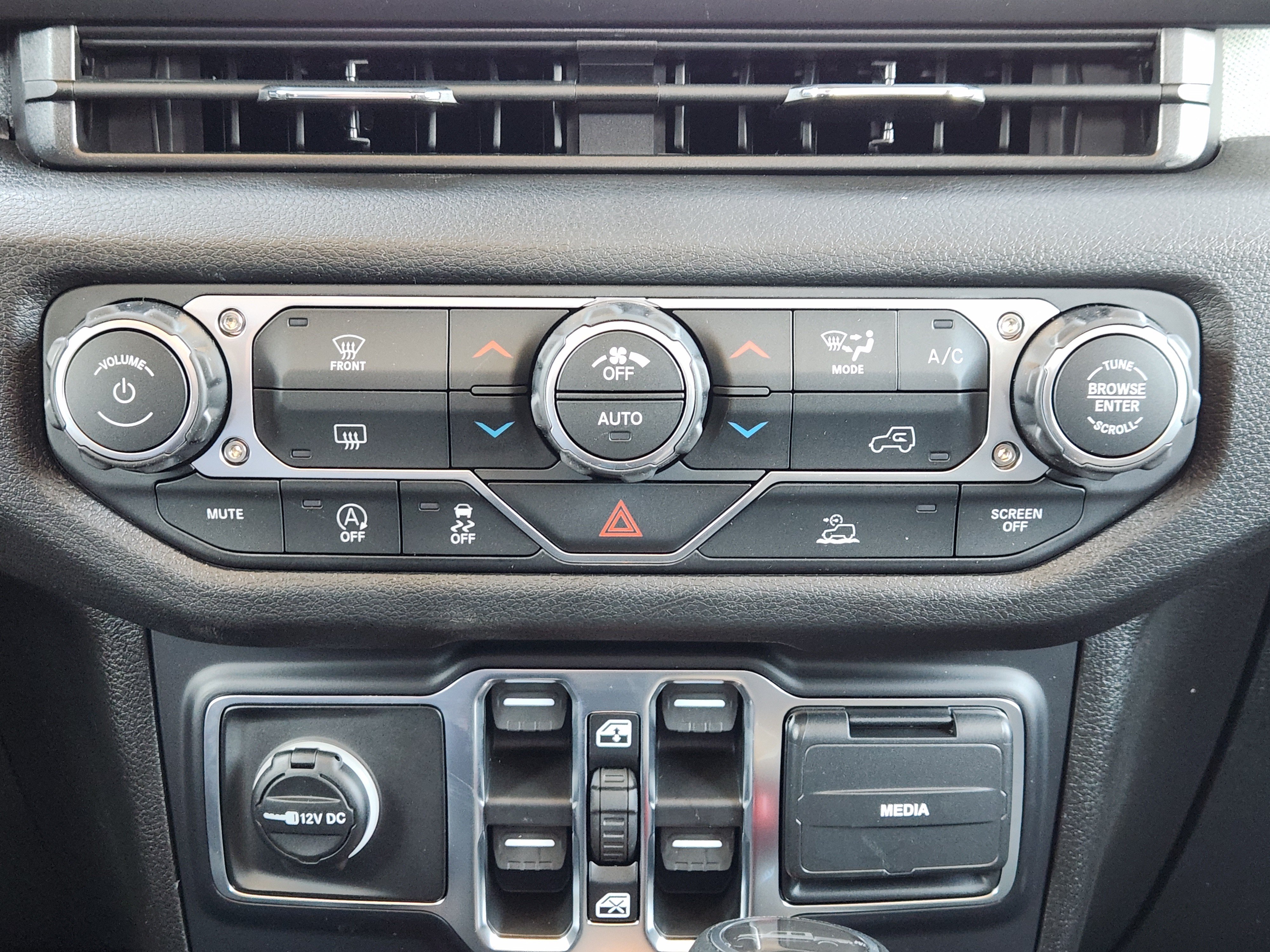 New 2026 Jeep Gladiator Mojave AWD/4WD image 15