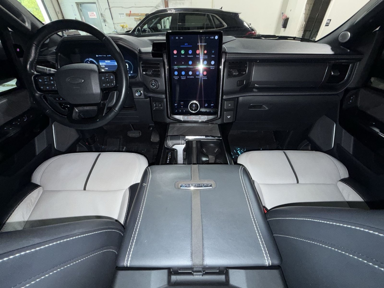 Used 2023 Ford F150 Lightning Platinum AWD/4WD image 28