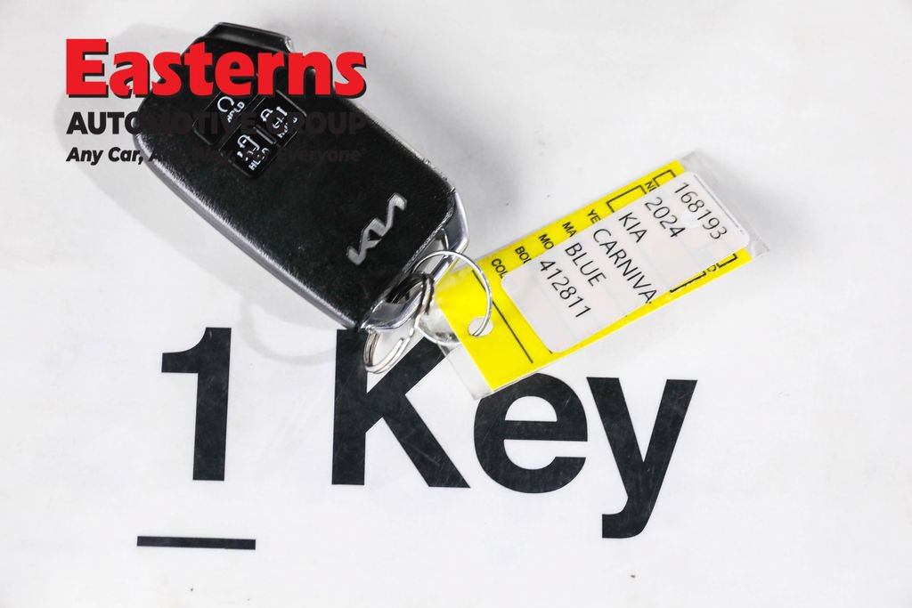 Used 2024 Kia Carnival LX FWD image 26