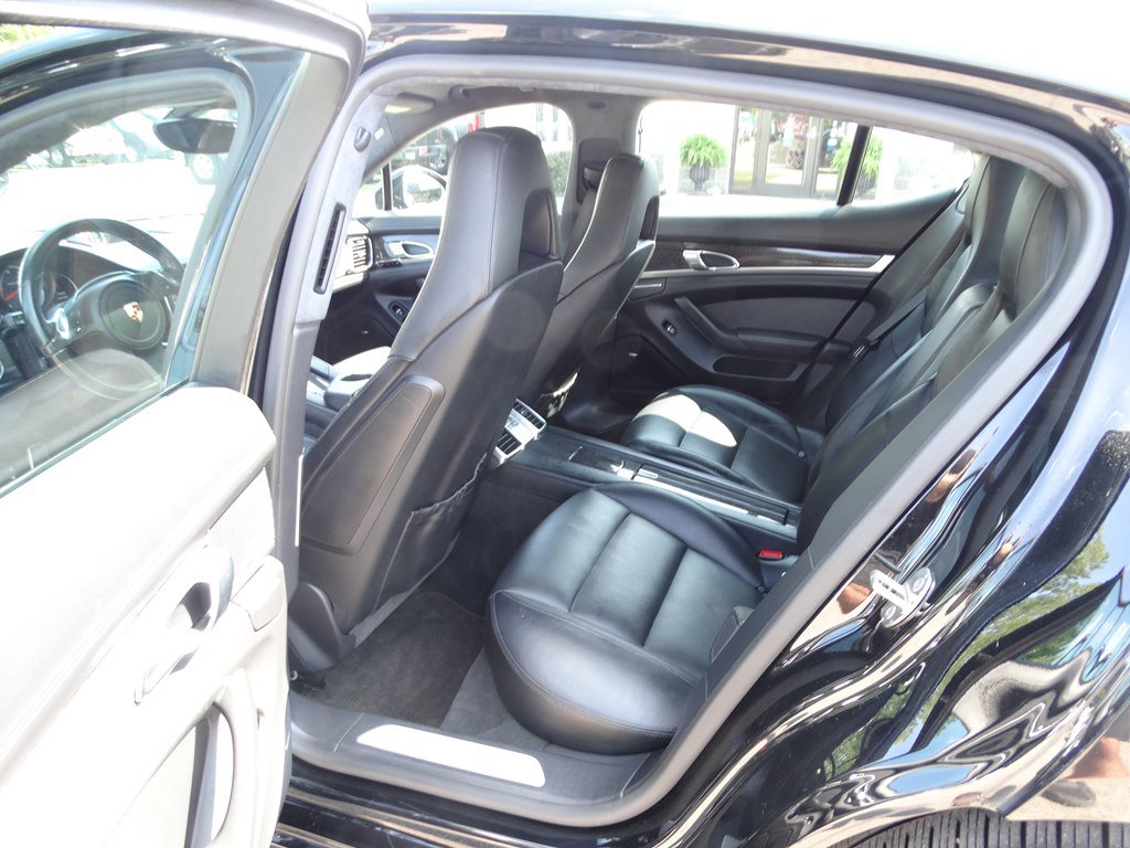 Used 2012 Porsche Panamera image 10