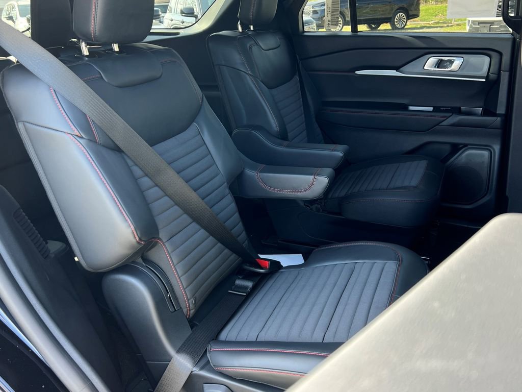New 2026 Ford Explorer ST-Line w/ ST-Line Street Pack AWD/4WD image 12