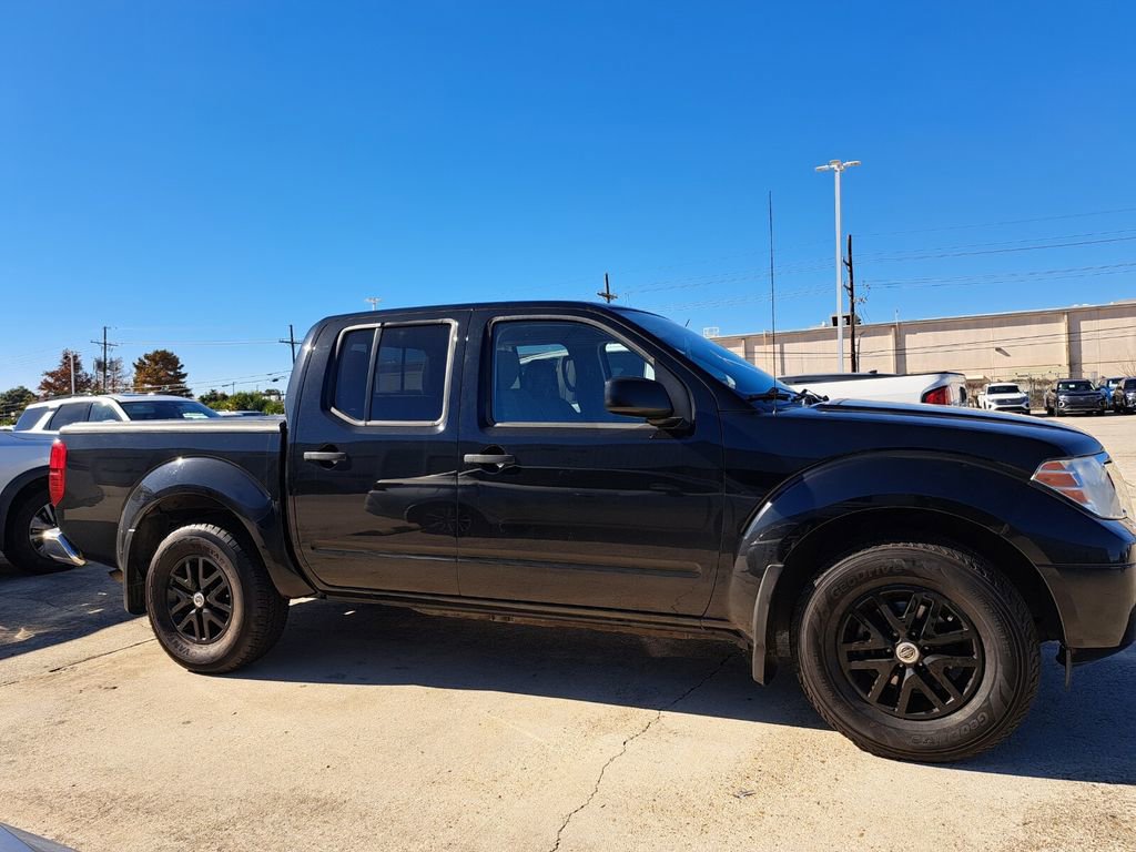 Used 2019 Nissan Frontier SV image 4