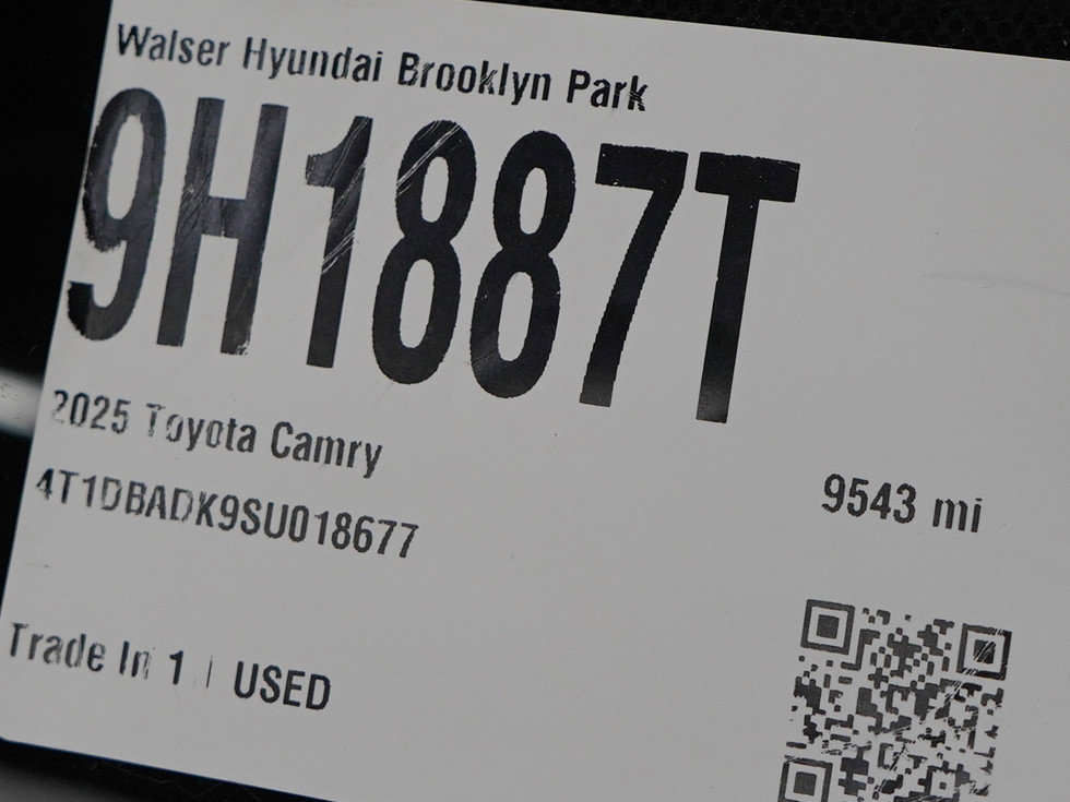 Used 2025 Toyota Camry XLE image 29