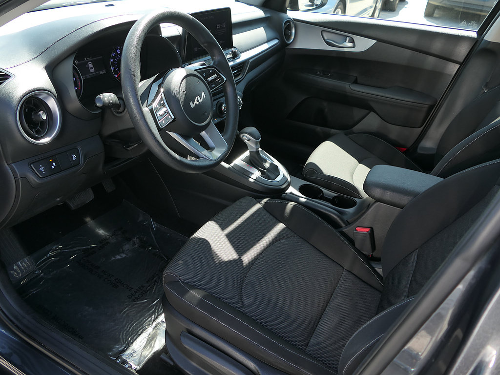 Used 2023 Kia Forte LXS w/ LXS Technology Package FWD image 11