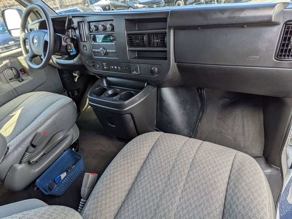 Used 2025 Chevrolet Express 3500 LT w/ LT Preferred Equipment Group RWD image 20