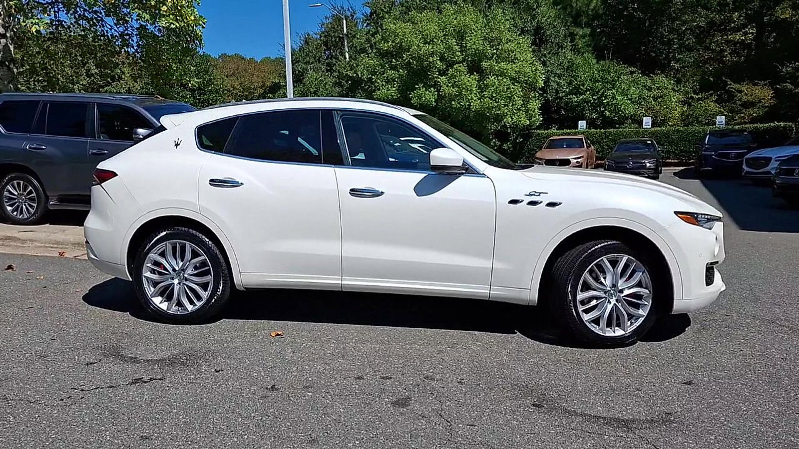 Certified 2022 Maserati Levante GT image 9