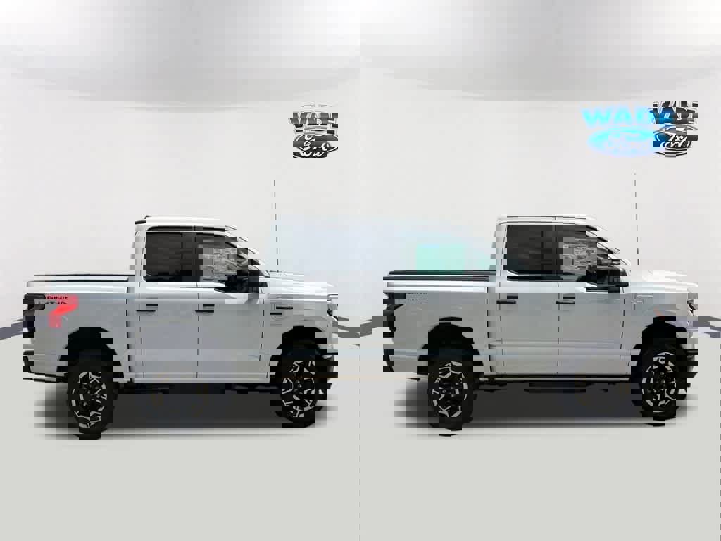 New 2023 Ford F150 Lightning Lariat image 4