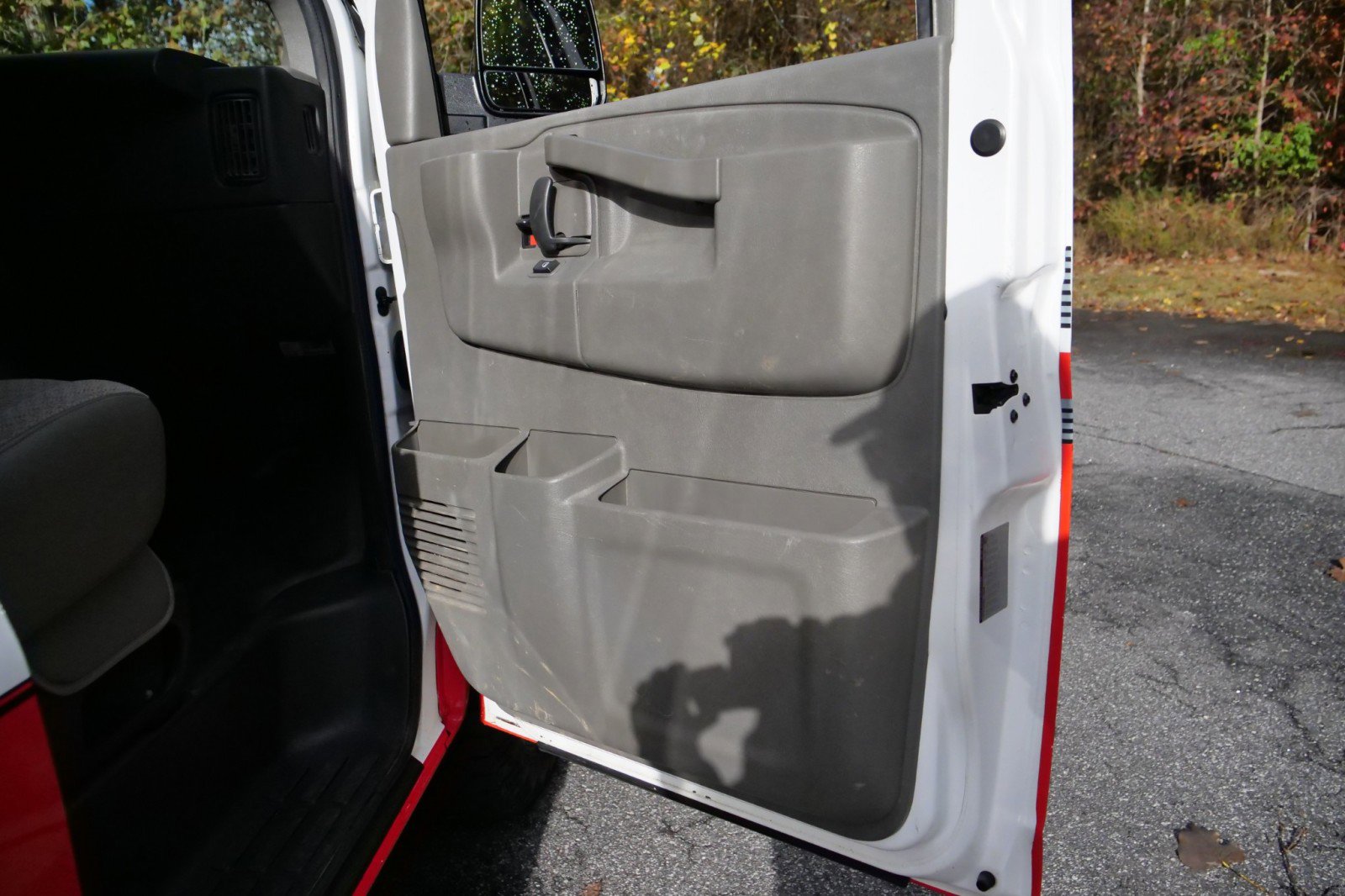 Used 2018 GMC Savana 3500 w/ Driver Convenience Package image 37