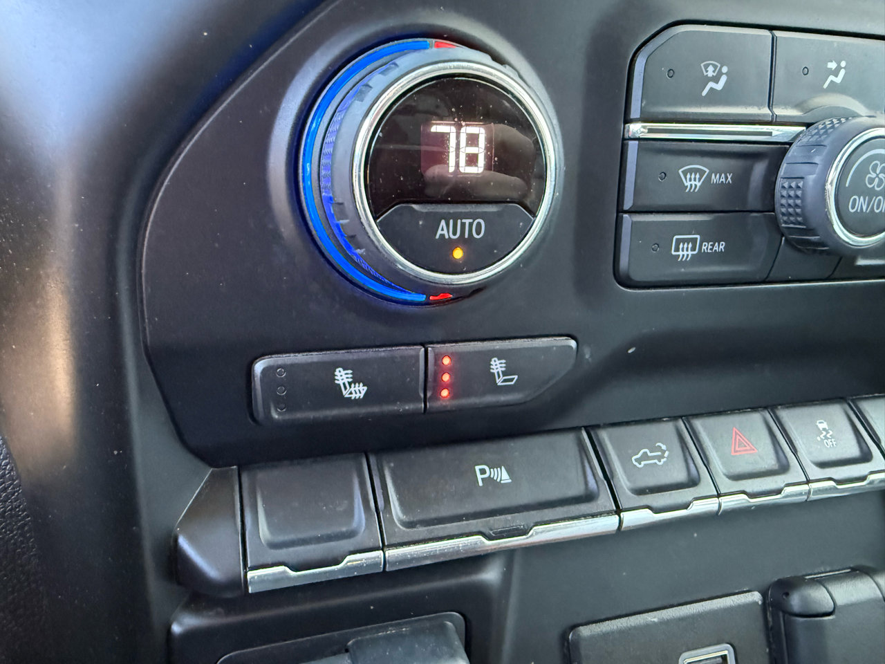 Used 2020 Chevrolet Silverado 2500 LT w/ Texas Edition image 17