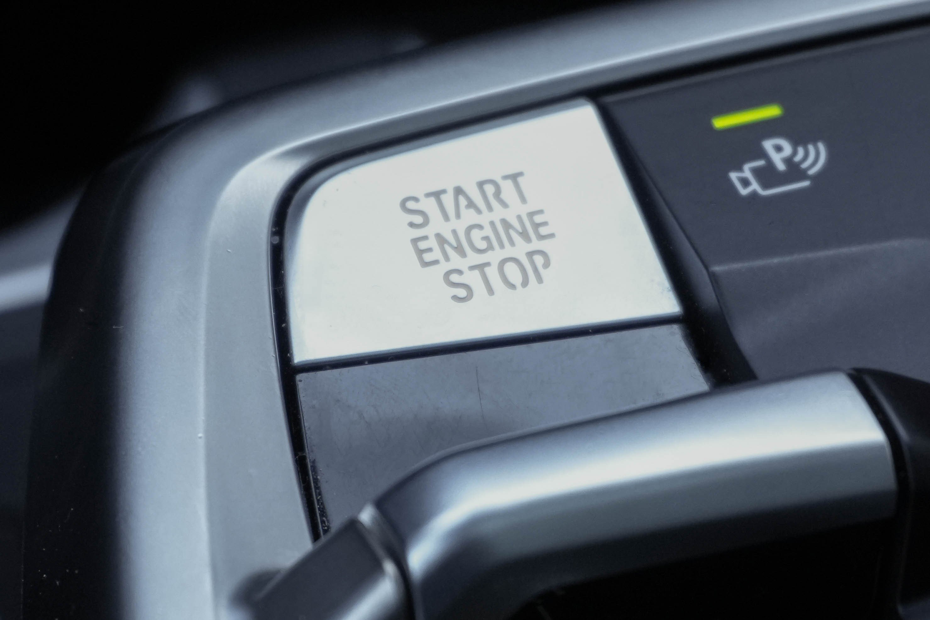 Certified 2025 BMW X2 xDrive28i image 23