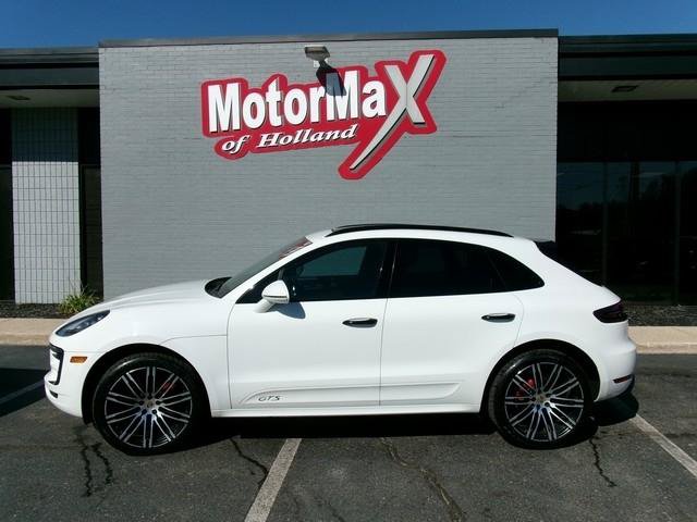 Used 2018 Porsche Macan GTS AWD/4WD image 1