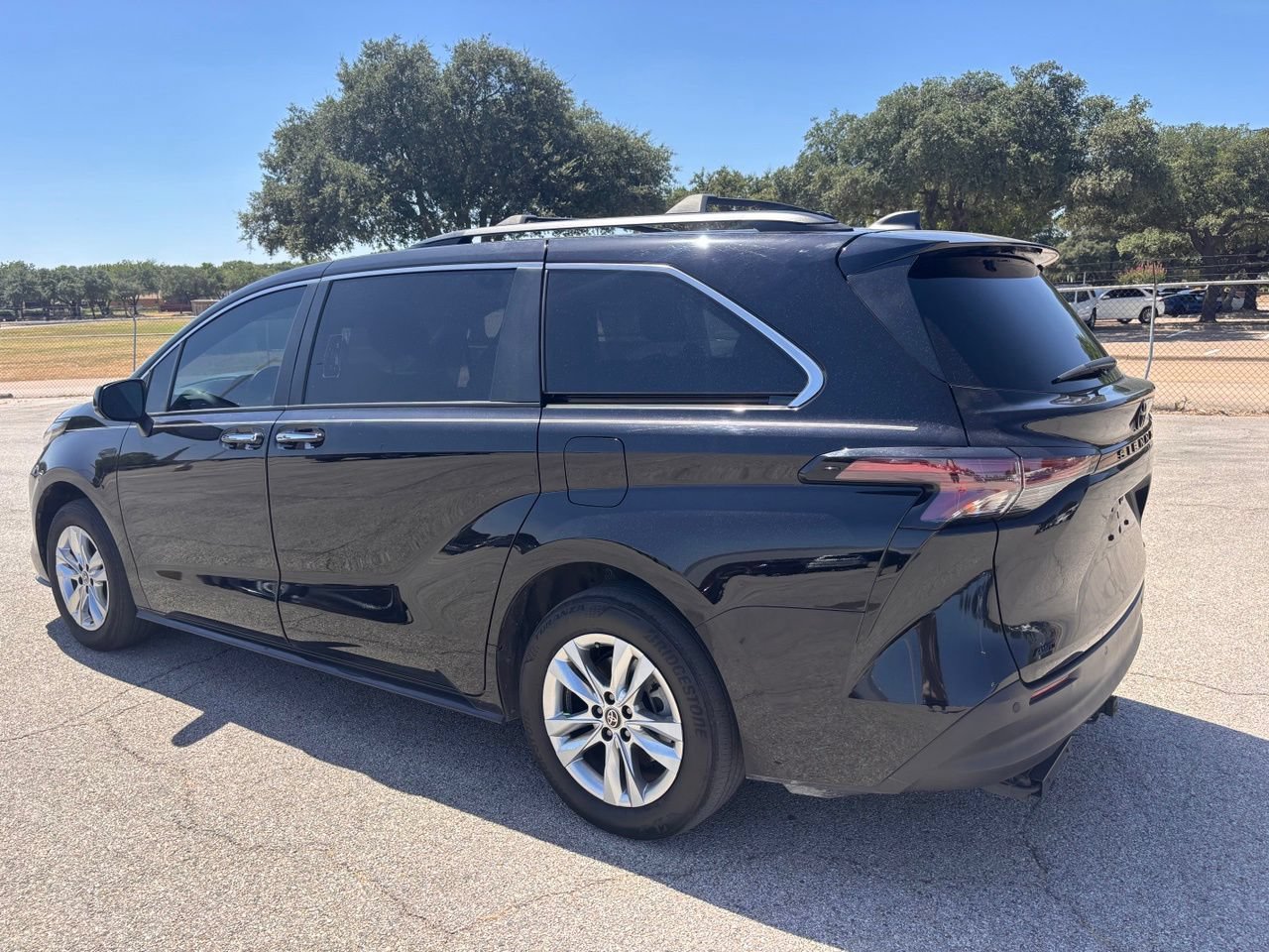 Used 2023 Toyota Sienna XLE Woodland Edition AWD/4WD image 6