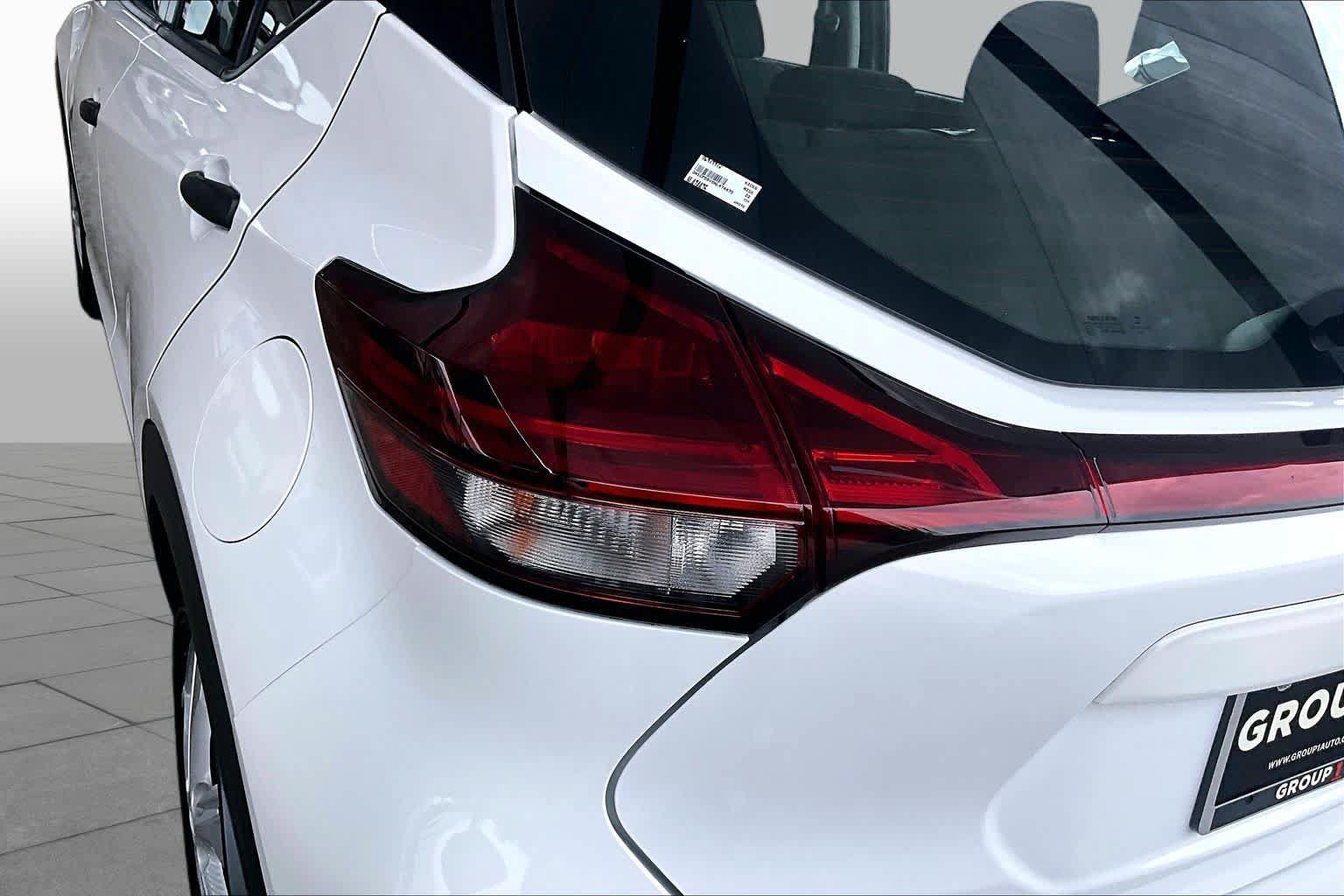 Certified 2022 Nissan Kicks S FWD image 28