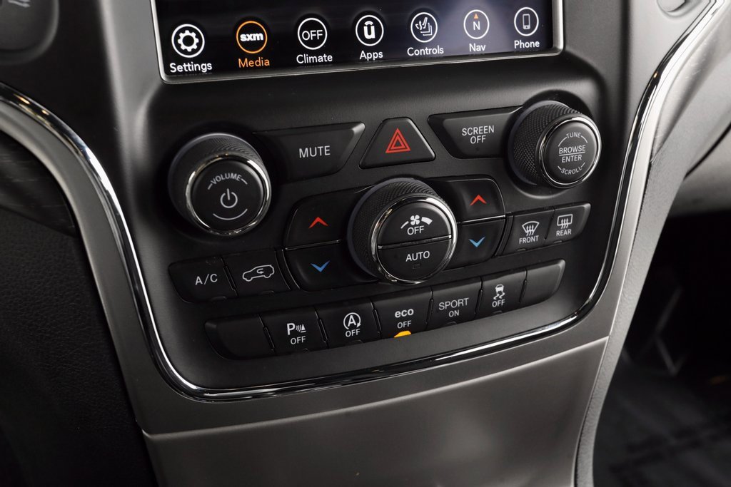 Used 2018 Jeep Grand Cherokee Laredo image 31