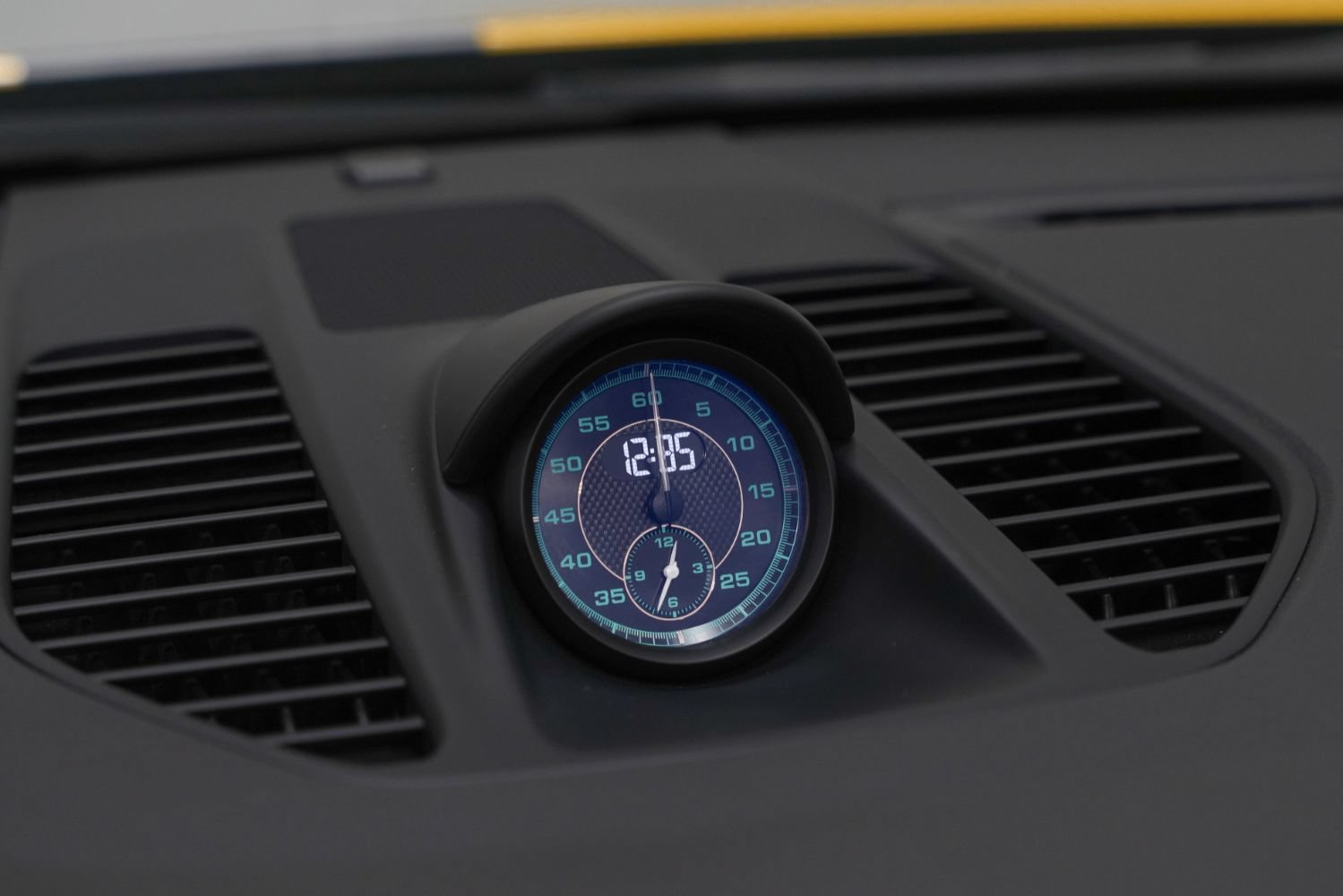 Used 2019 Porsche 911 Speedster RWD image 46